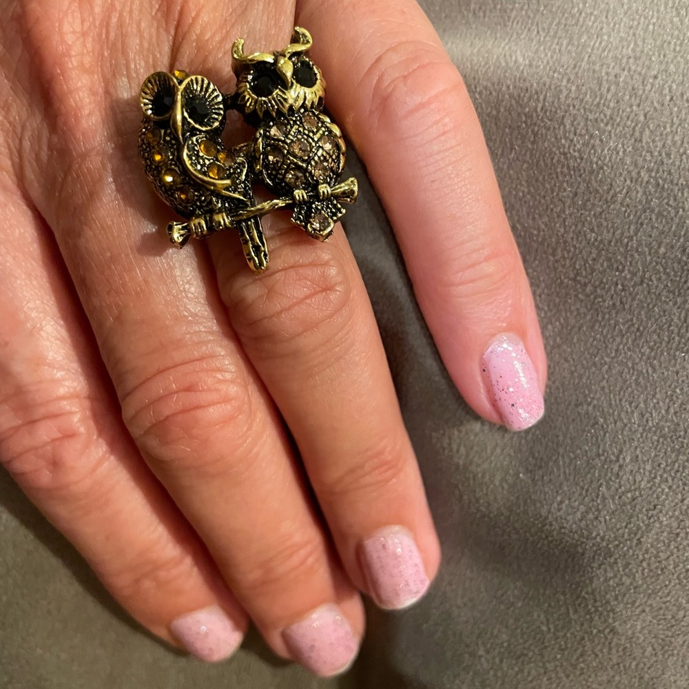 Boutique Brushed Gold Double Owl Statement Ring